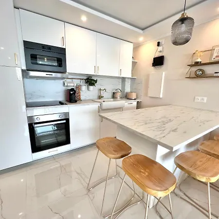 Vue Mer, Terrasse & Piscine - Free Parking - Monaco Apartament *